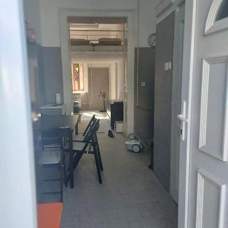 Linh Phuong Appartement Boedapest Buitenkant foto